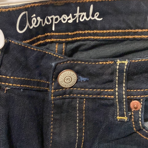 Stitch details on point - Picture 3 of 8